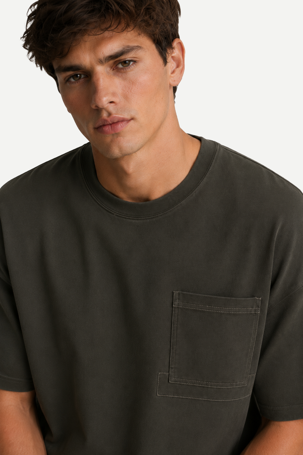 Camiseta Masculina de Algodão Loose Fit com Bolso